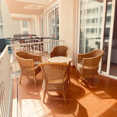 Poseidon En Playa Arena Puerto de Santiago (Tenerife)